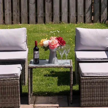 Oak Cottage, Castle Carrock, Luxurious And Characterful 1st Floor With Garden And Hot Tub *